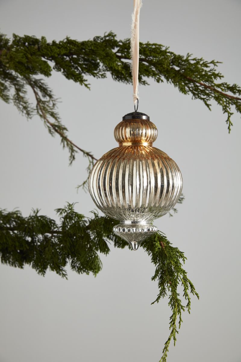 Holiday Baronial Ornament