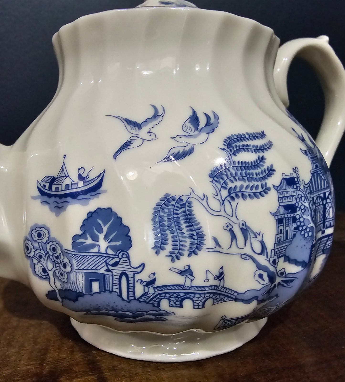 Vintage Teapot, 1989 Robinson Design Group- Blue and White Willow-Made in Japan