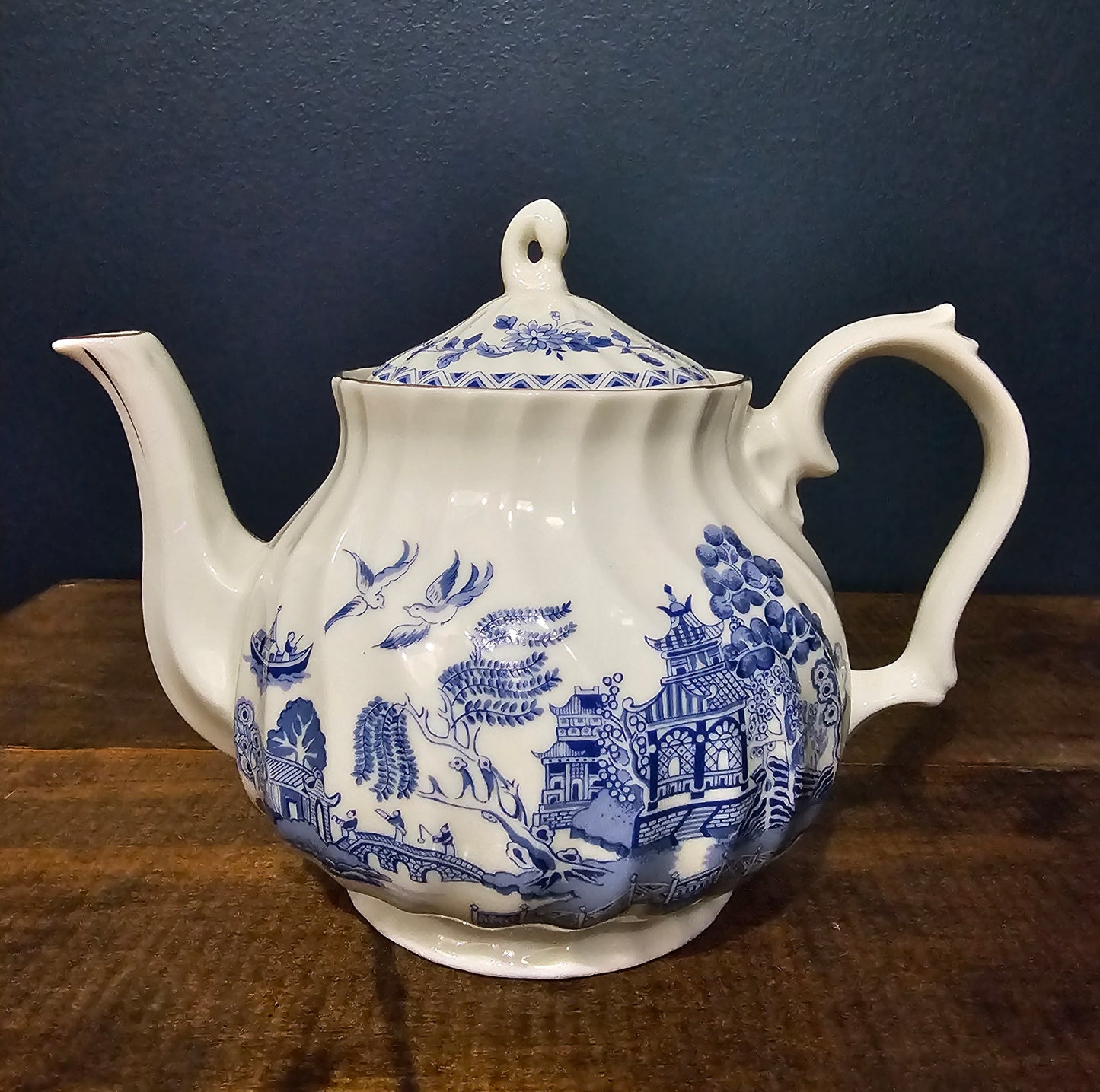 Vintage Teapot, 1989 Robinson Design Group- Blue and White Willow-Made in Japan