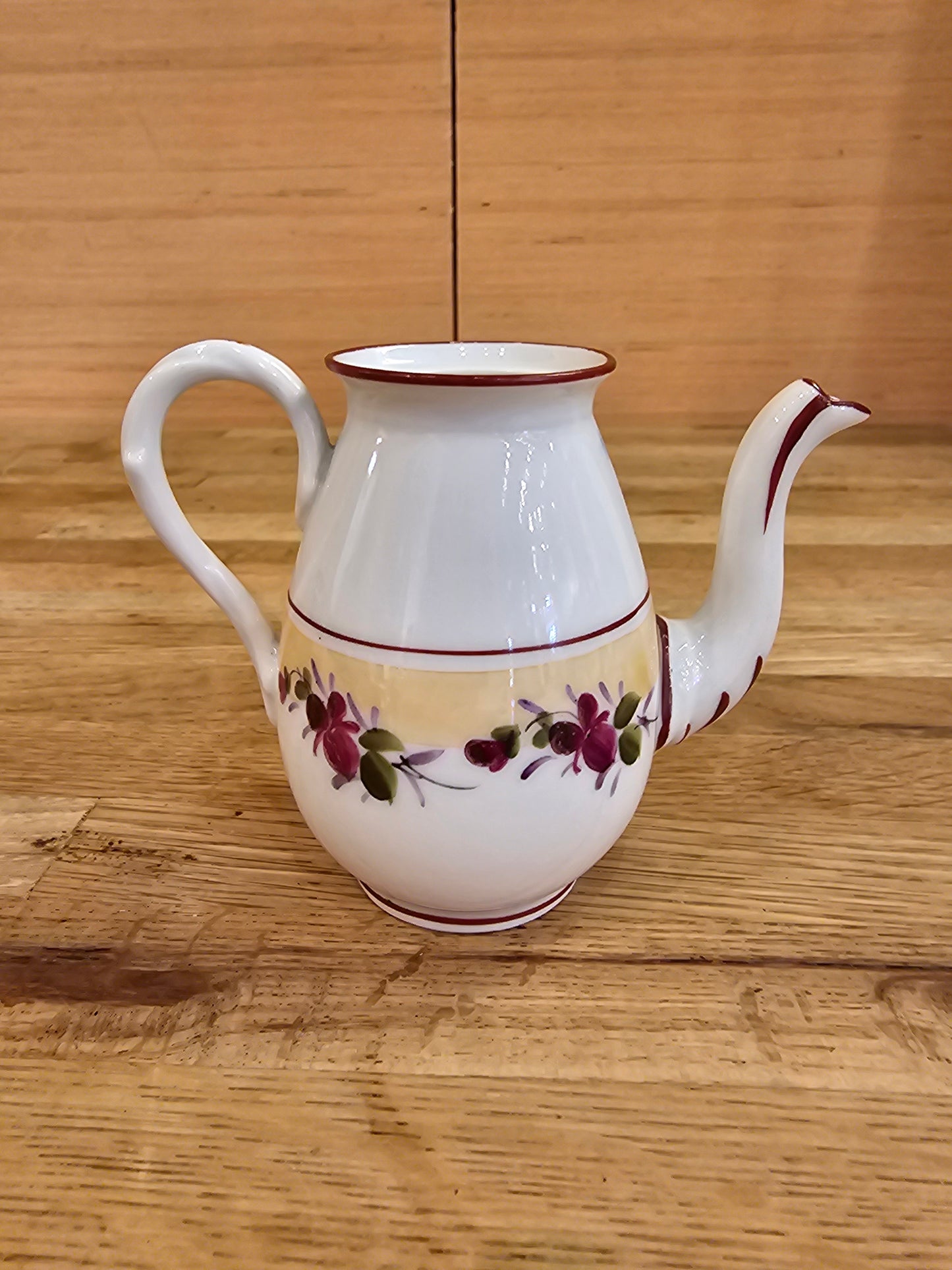 Tea Pot with Maroon Flowers