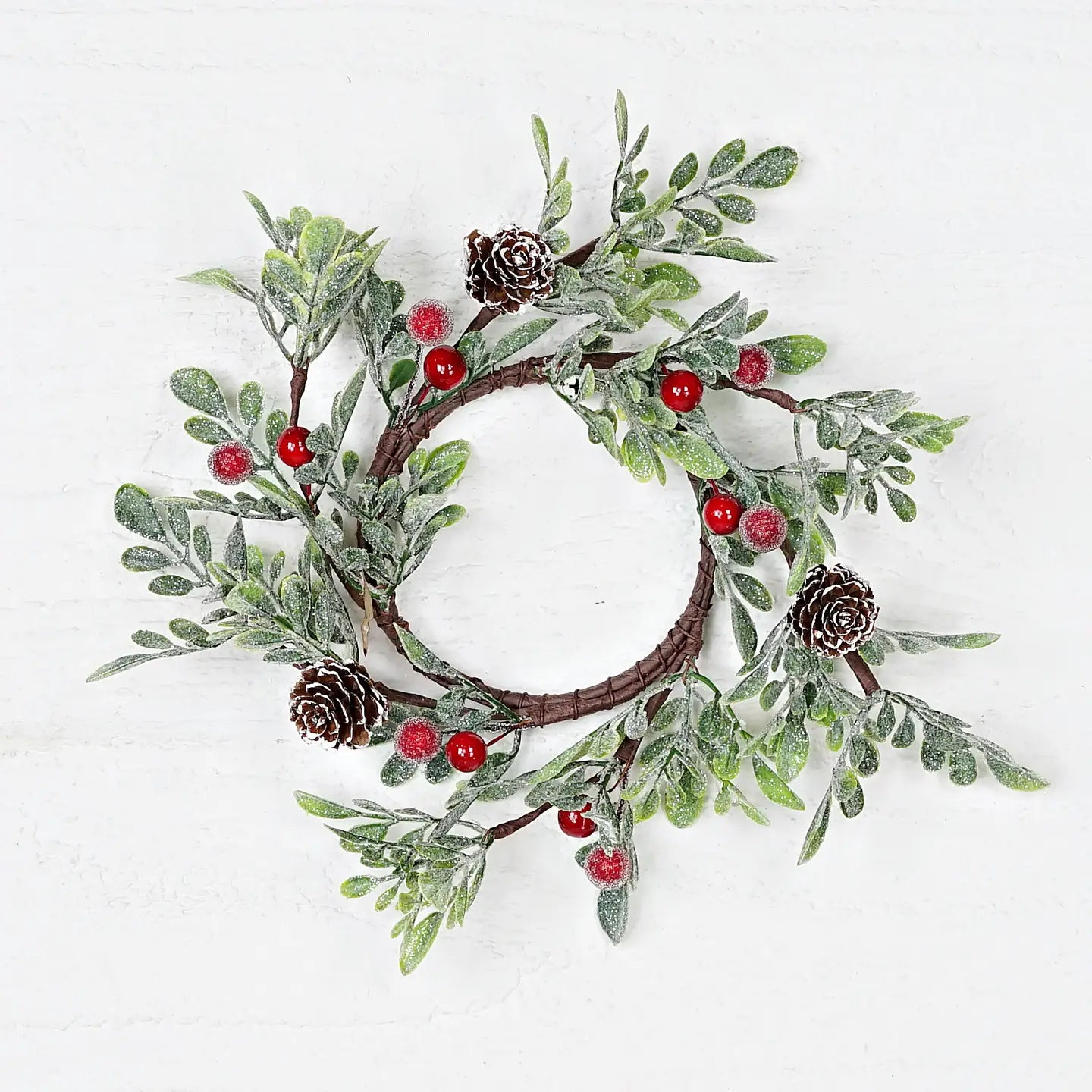 Ring with Sparkled Boxwood Leaves