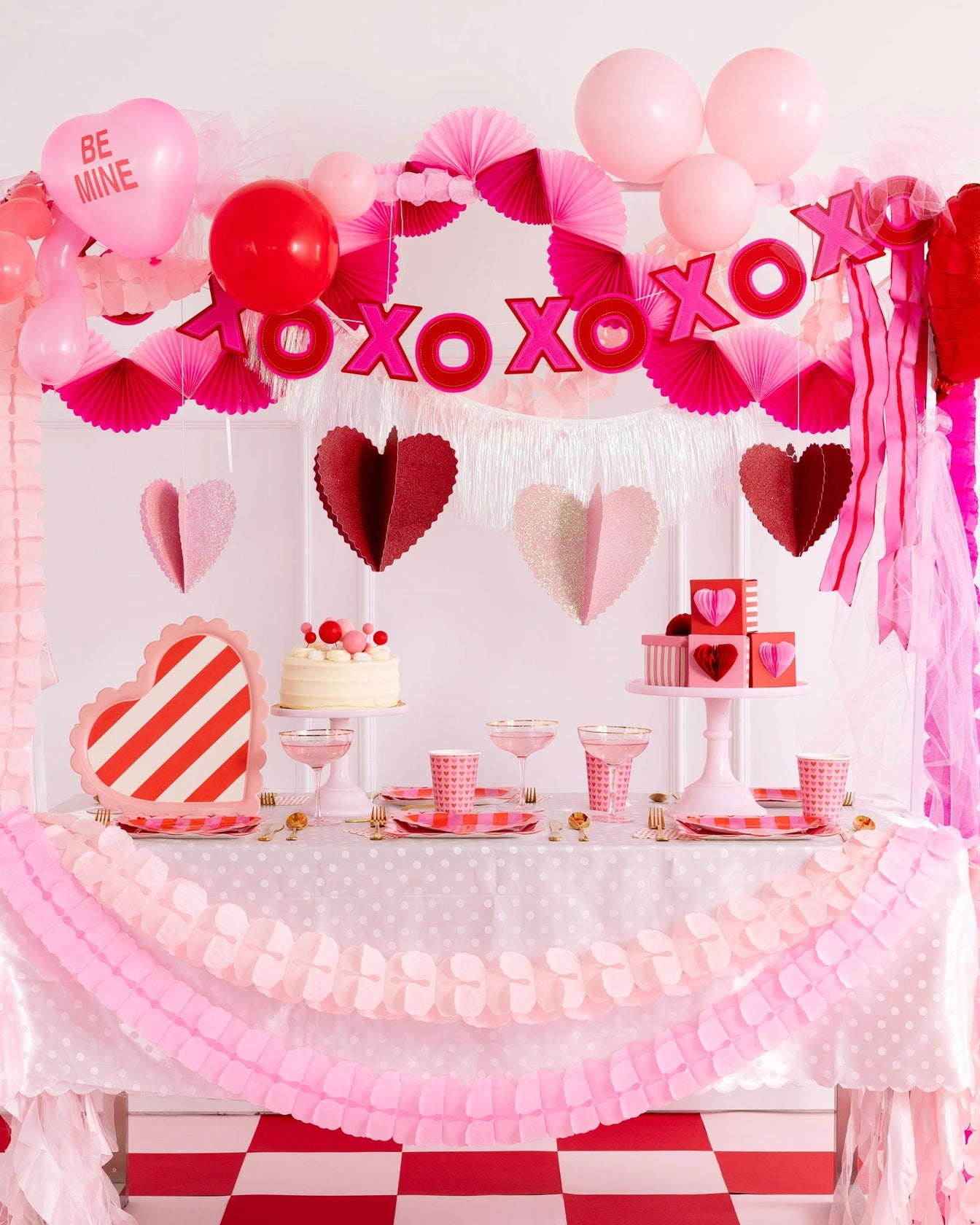 Valentine's Garland, XO