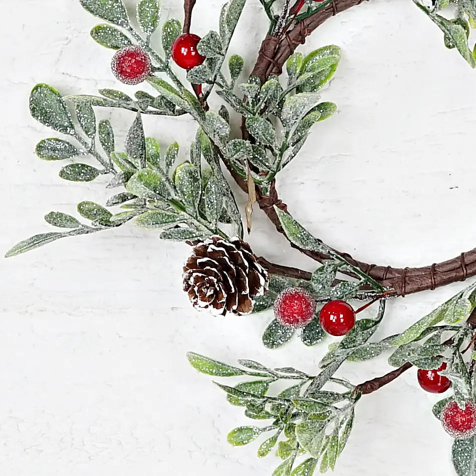 Ring with Sparkled Boxwood Leaves