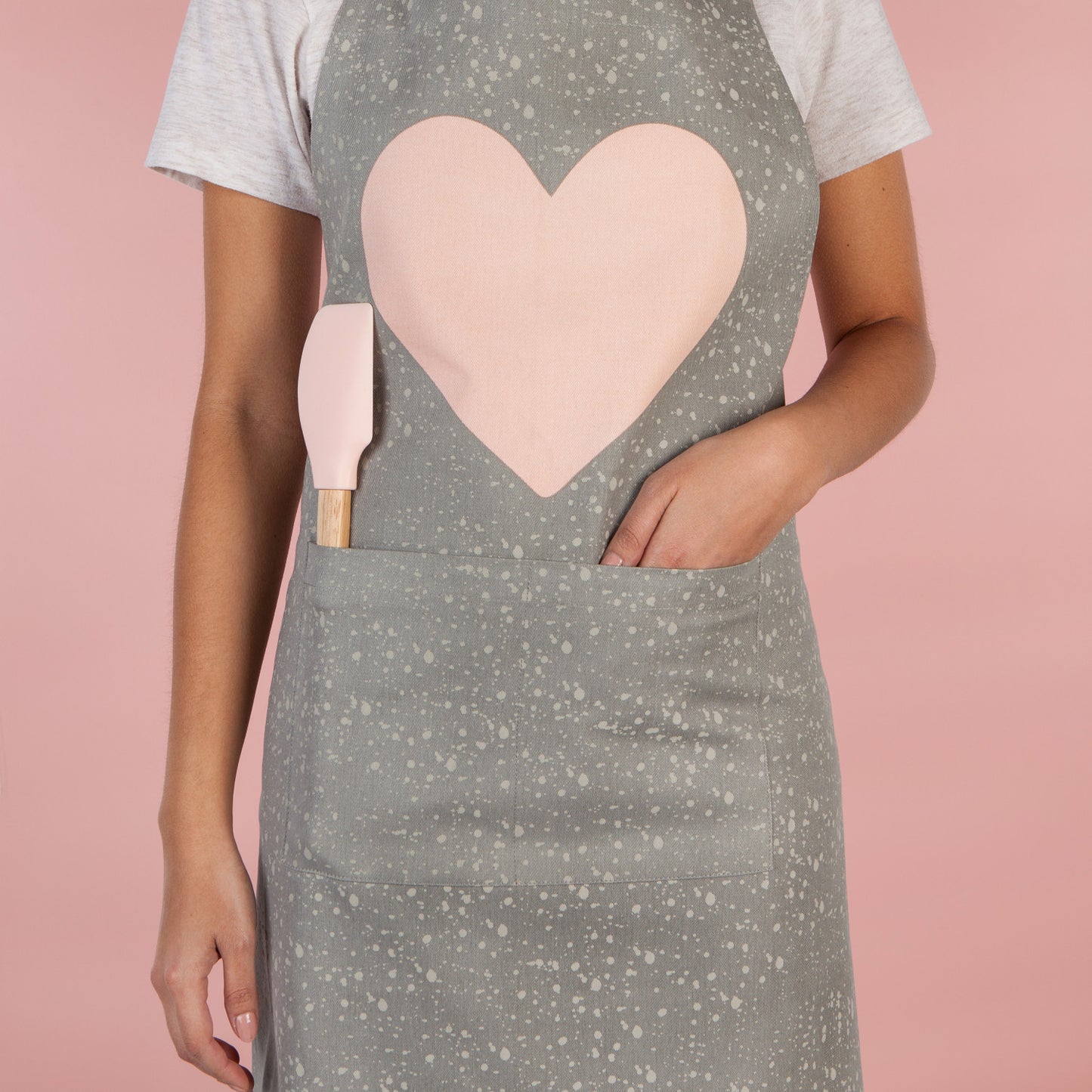 Apron, Heart