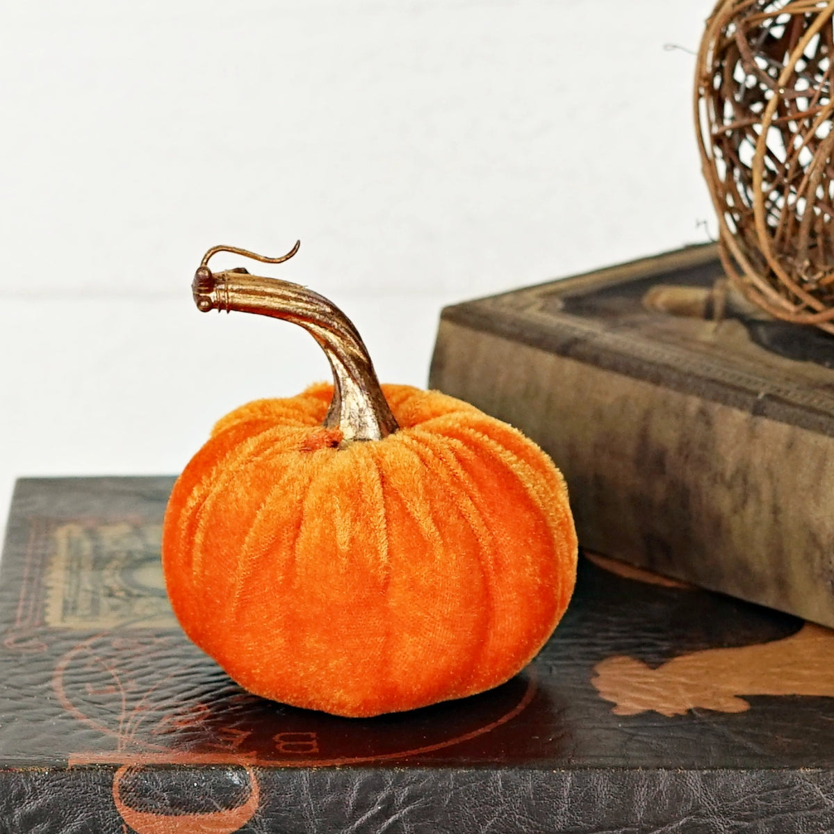 Velvet Pumpkin with Golden Stem, Orange 4"