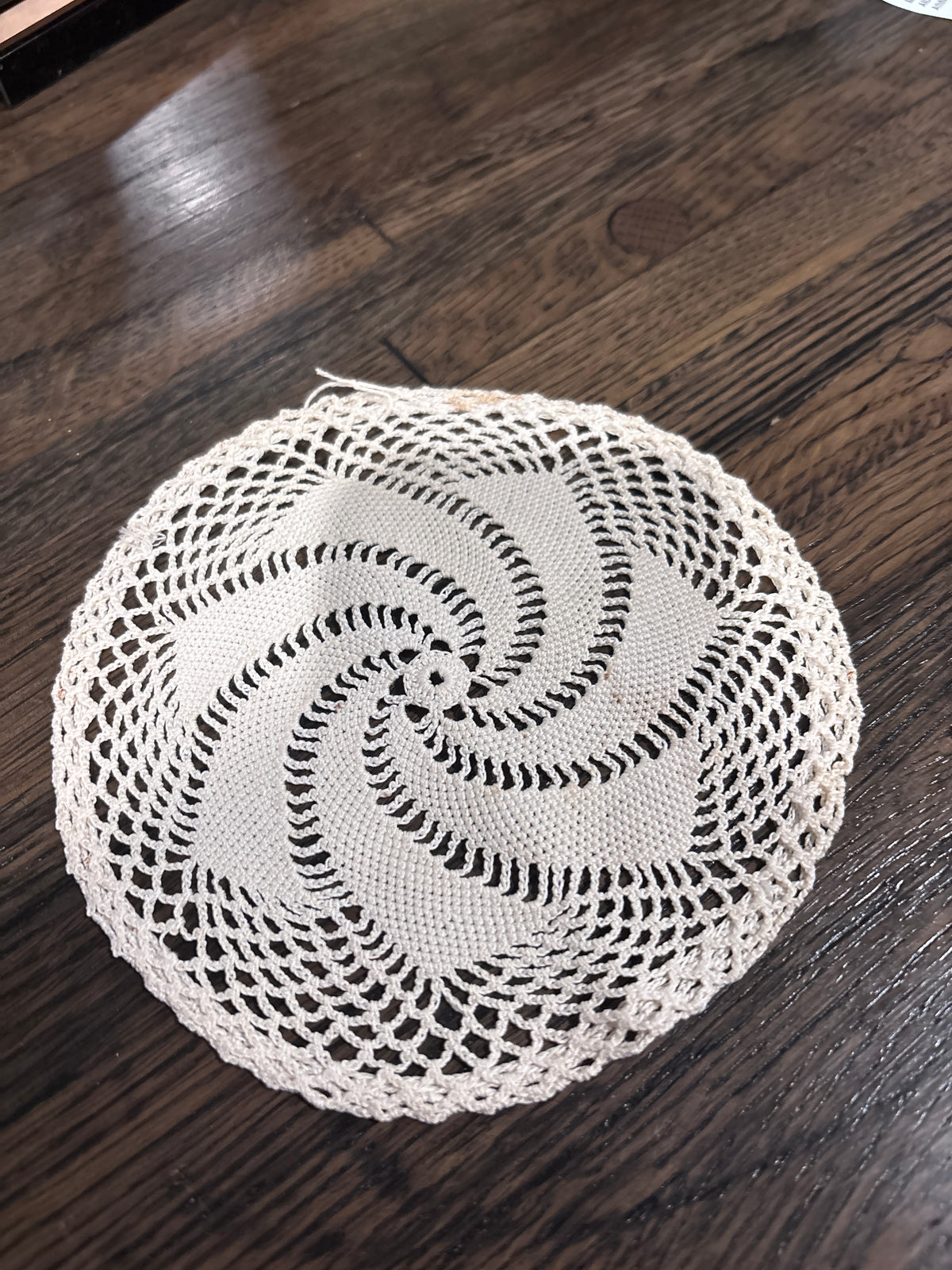 Doily, Round White
