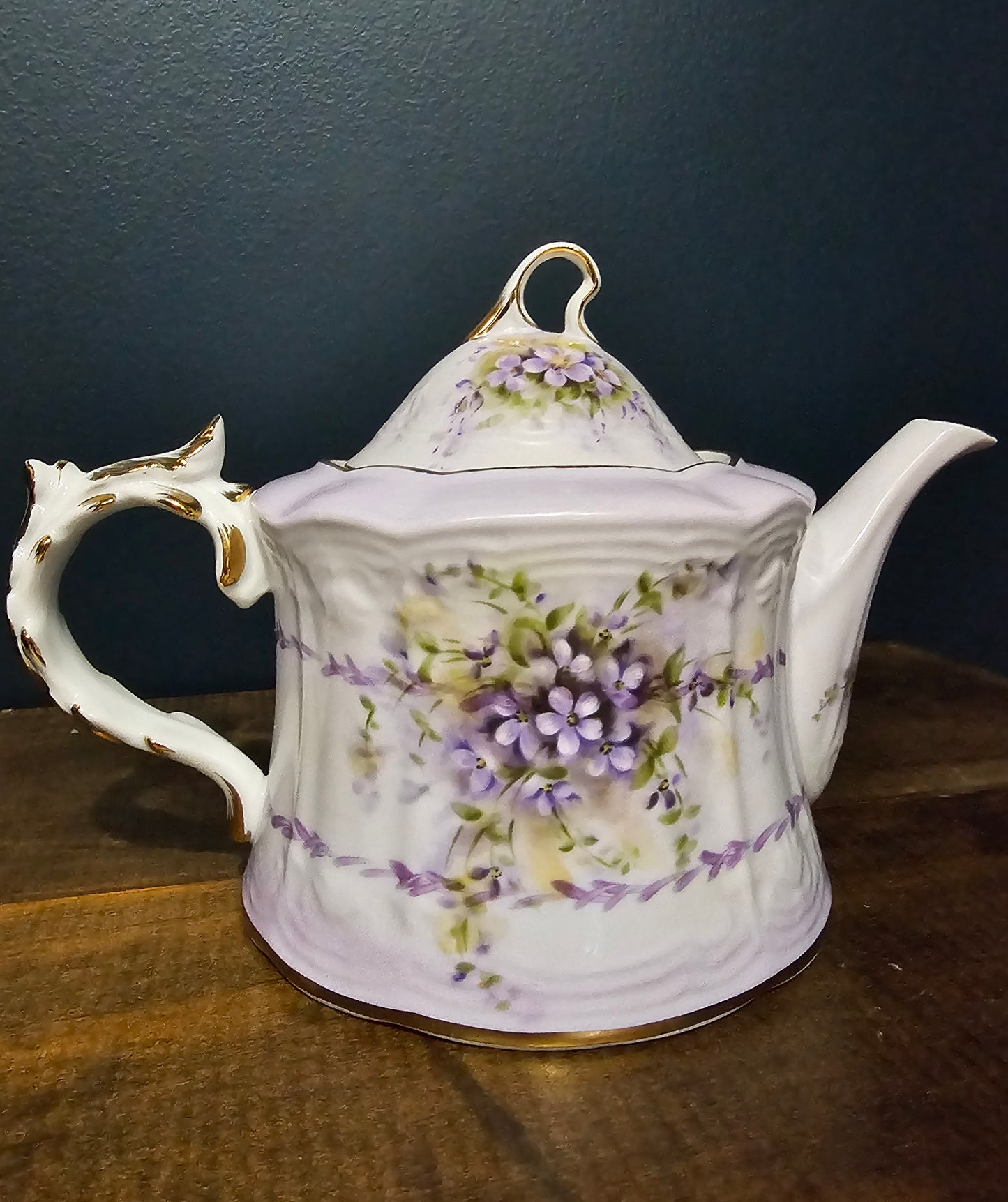 Vintage Musical Teapot, Gold Trim with Lavender Flowers, Plays Fur Elise